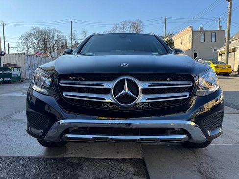 Used 2018 Mercedes-Benz GLC 300 w/ Premium Package image 2