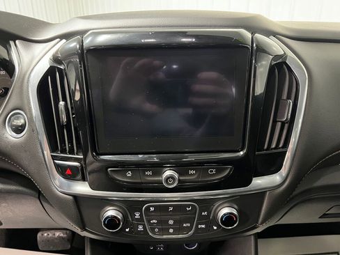 Used 2020 Chevrolet Traverse LT w/ LT Premium Package image 11