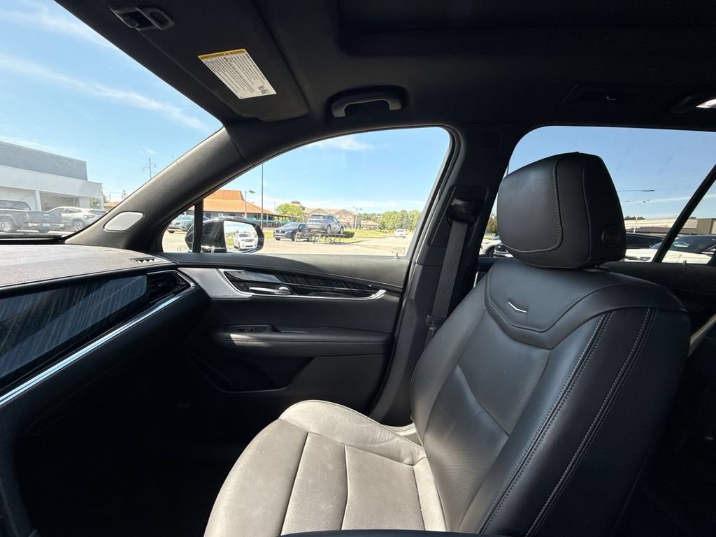 Used 2022 Cadillac XT6 Premium Luxury AWD/4WD image 33