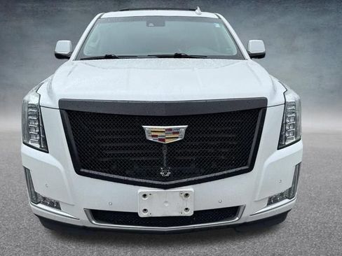Used 2018 Cadillac Escalade ESV Premium Luxury AWD/4WD image 2