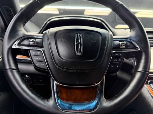 Used 2017 Lincoln Continental Select AWD/4WD image 23