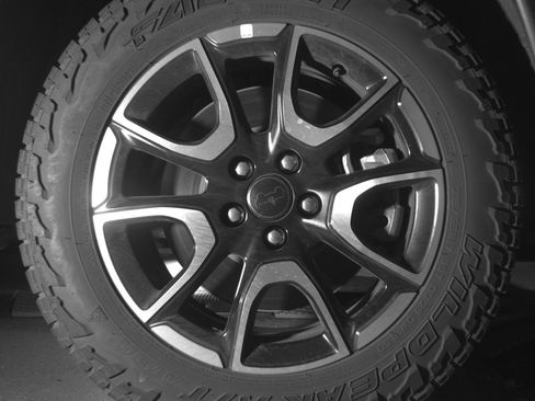 Used 2025 Jeep Compass Trailhawk AWD/4WD image 13