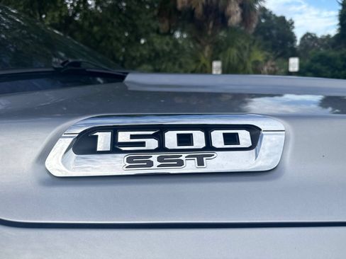 Used 2025 RAM 1500 Laramie AWD/4WD image 12