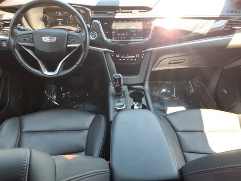 Certified 2024 Cadillac XT6 Premium Luxury w/ LPO, Floor Liner Package AWD/4WD image 39