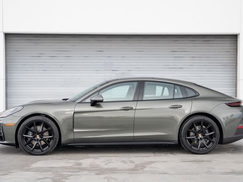 New 2026 Porsche Panamera 4 image 2