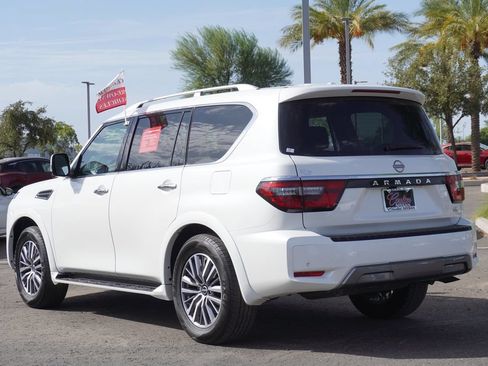 Certified 2024 Nissan Armada SL w/ Captain's Chairs Package RWD image 3