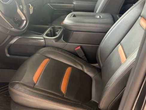 Used 2020 GMC Sierra 2500 AT4 w/ AT4 Premium Package AWD/4WD image 4