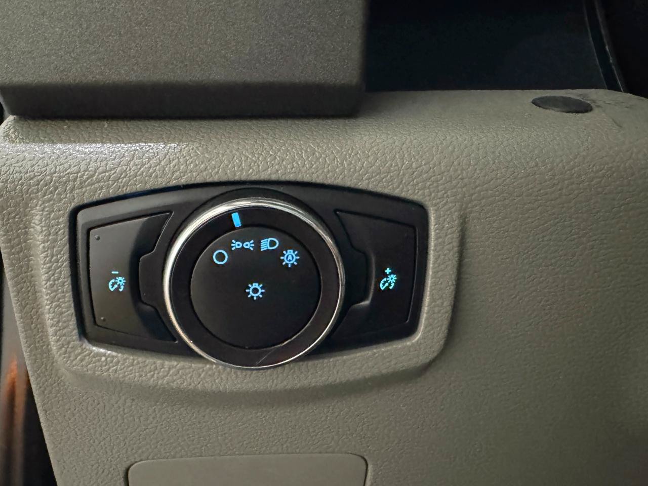 Used 2019 Ford F550 4x4 Regular Cab Super Duty image 23