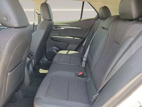 Used 2022 Buick Envision Preferred FWD image 11