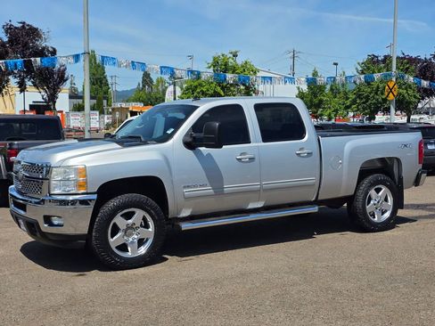 Used 2011 Chevrolet Silverado 2500 LTZ AWD/4WD image 26