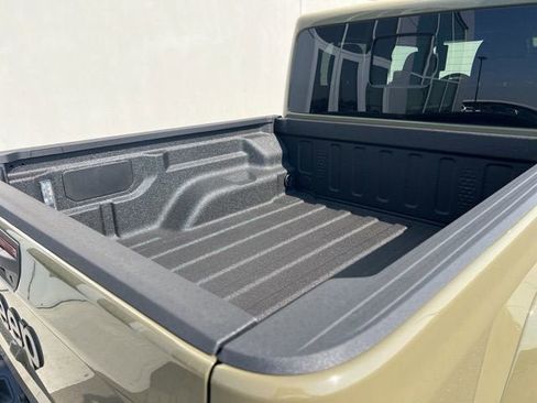 New 2025 Jeep Gladiator Sport image 21