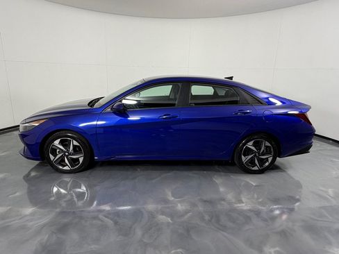 Used 2023 Hyundai Elantra SEL w/ Convenience Package FWD image 9