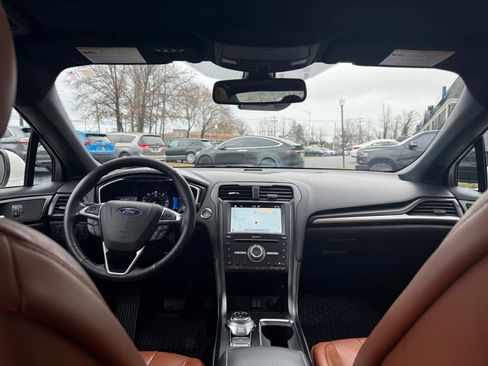 Used 2019 Ford Fusion Energi Titanium FWD image 35