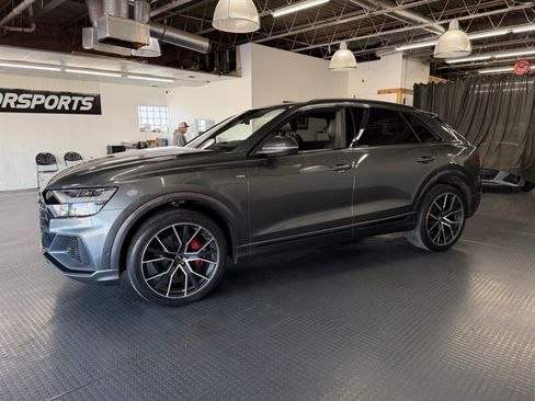 Used 2019 Audi Q8 Prestige w/ Luxury Package AWD/4WD image 5