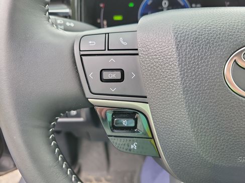 Used 2026 Toyota Camry SE FWD image 12