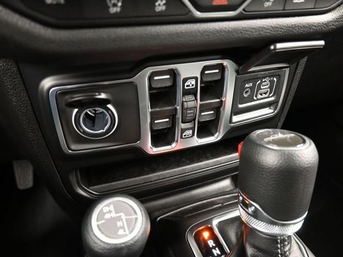 New 2026 Jeep Gladiator Sport image 18