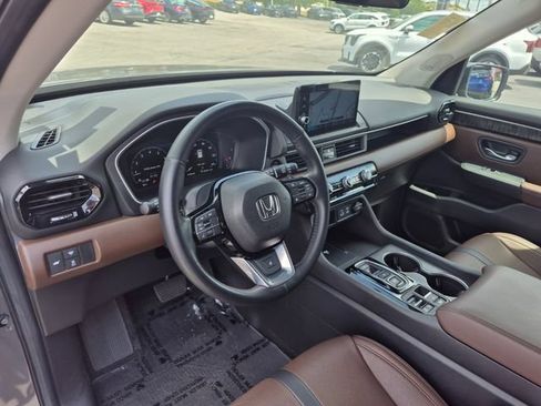 Used 2023 Honda Pilot Elite image 10