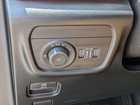 Used 2023 Jeep Grand Cherokee Summit w/ Adv Protech Group IV AWD/4WD image 17