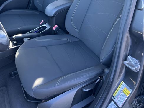 Used 2015 Ford Fiesta SE image 12