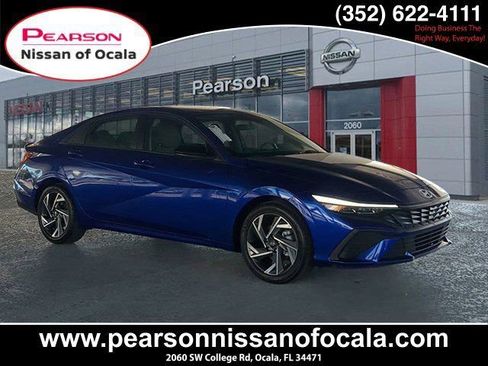 Used 2025 Hyundai Elantra Sport image 1