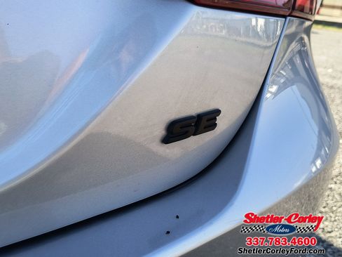 Used 2024 Toyota Camry SE image 6
