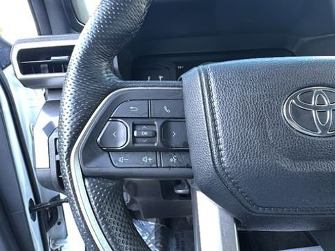 Used 2024 Toyota Tacoma SR5 AWD/4WD image 19