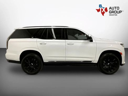 Used 2024 Cadillac Escalade Sport Platinum w/ LPO, ONYX Package AWD/4WD image 9