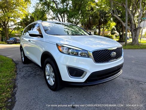 Used 2017 Kia Sorento LX image 15