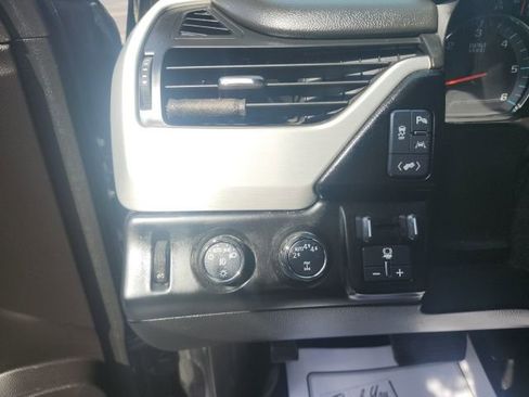 Used 2017 GMC Yukon SLT w/ Open Road Package image 25