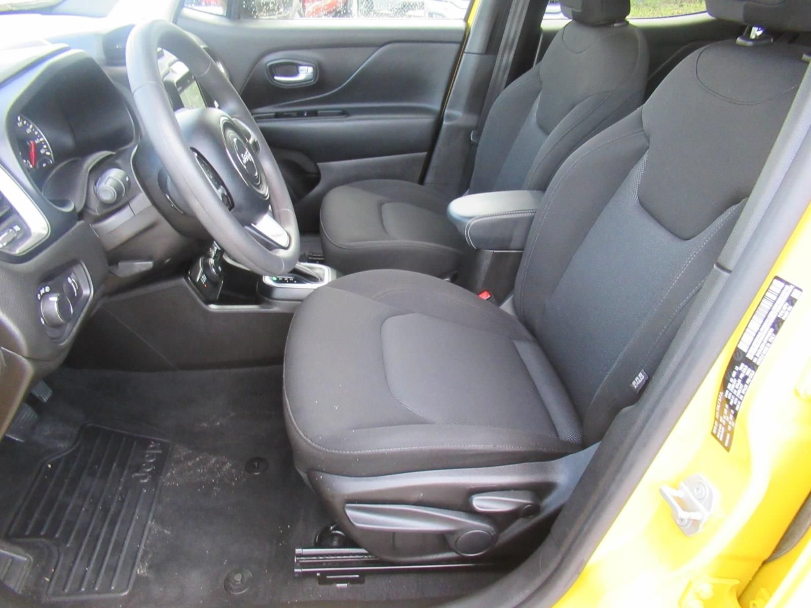 Certified 2023 Jeep Renegade Latitude AWD/4WD image 18