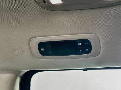 Used 2024 Chrysler Pacifica Touring-L FWD image 26