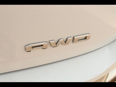 Used 2022 GMC Terrain SLT image 12