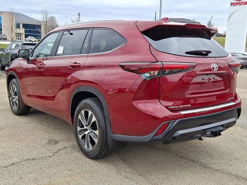 New 2026 Toyota Highlander XLE image 4