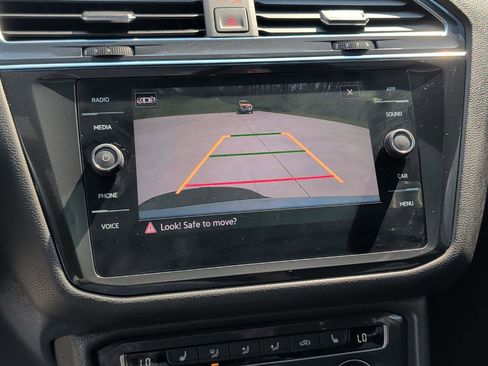 Used 2021 Volkswagen Tiguan SE R-Line image 15