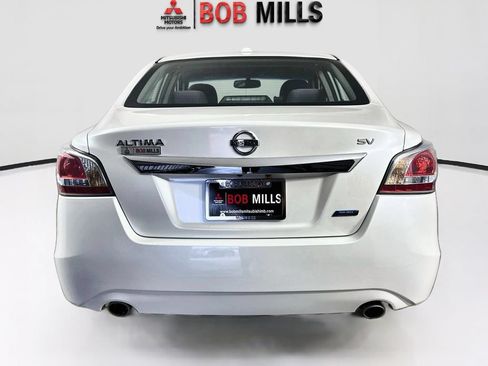 Used 2014 Nissan Altima 2.5 SV w/ Convenience Package FWD image 6