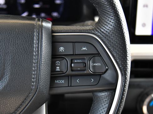 Used 2024 Toyota Tacoma TRD Sport image 31