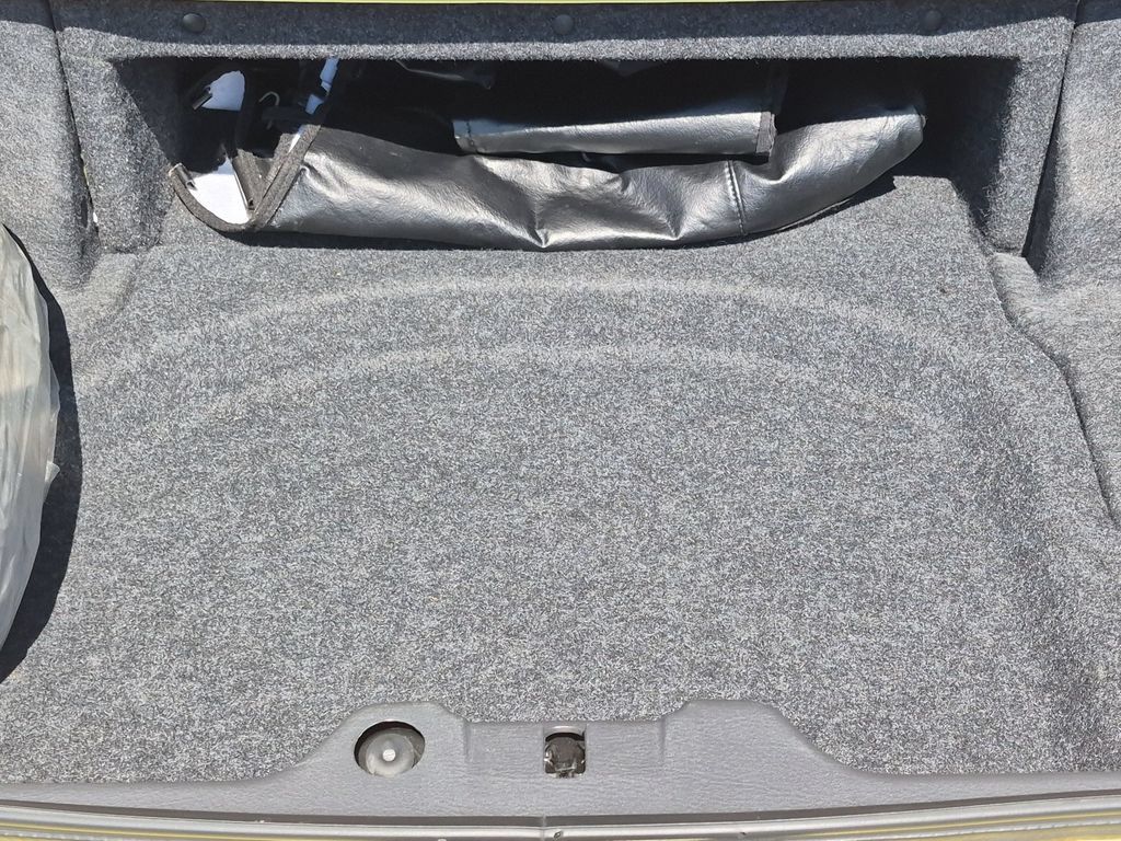 Used 2002 Ford Thunderbird RWD image 7