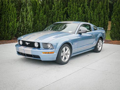 Used 2006 Ford Mustang GT Premium RWD image 5