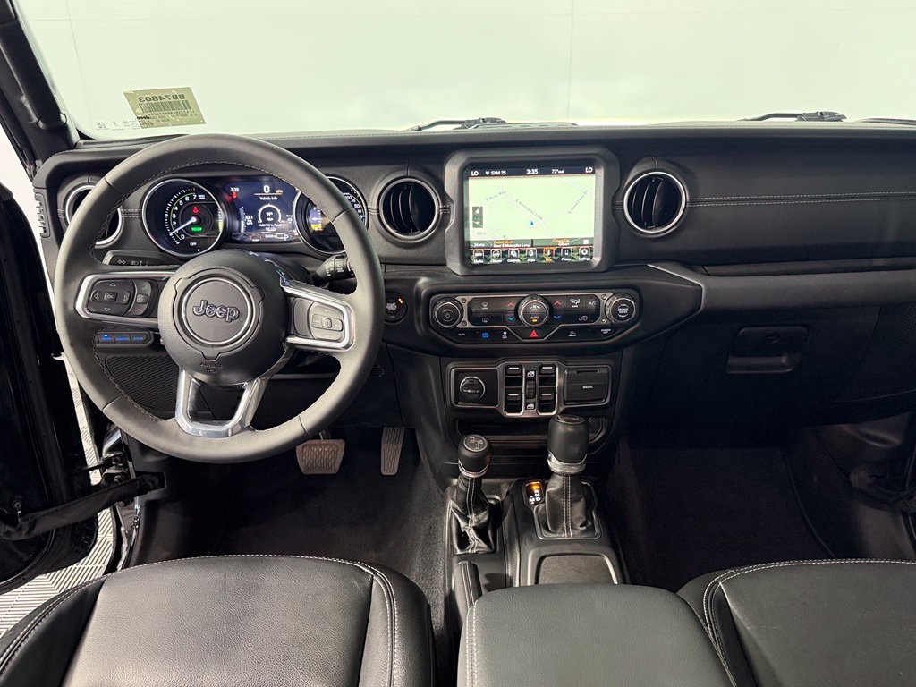 Used 2023 Jeep Wrangler Unlimited Sahara AWD/4WD image 13