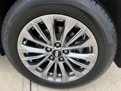 Certified 2024 Cadillac XT4 Premium Luxury FWD image 28