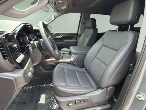 Used 2026 Chevrolet Silverado 1500 LT Trail Boss w/ LT Trail Boss Premium Package AWD/4WD image 18