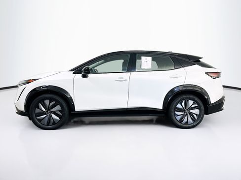 Used 2023 Nissan Ariya AWD image 4
