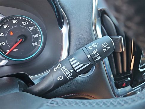 Used 2023 Chevrolet Traverse RS image 23