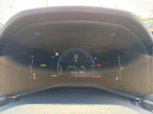 Used 2025 Toyota Camry SE image 27