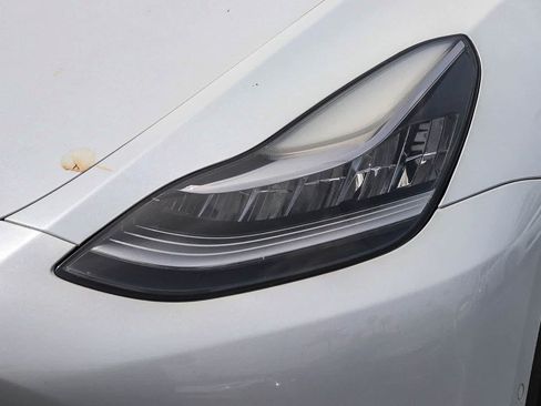 Used 2022 Tesla Model Y Long Range AWD/4WD image 2