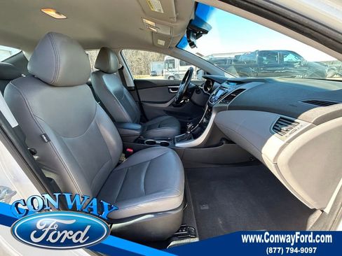 Used 2016 Hyundai Elantra Limited image 22