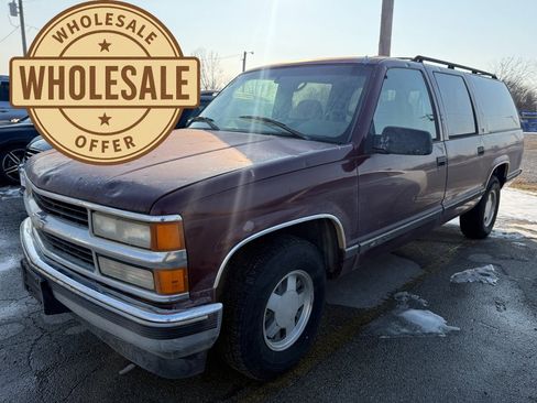Used 1999 Chevrolet Suburban Base w/ Preferred Equipment Group 2 image 1