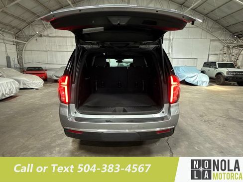 Used 2024 Chevrolet Suburban LT RWD image 35
