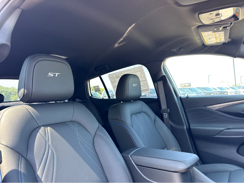 New 2026 Buick Envista Sport Touring w/ Convenience I Package FWD image 5