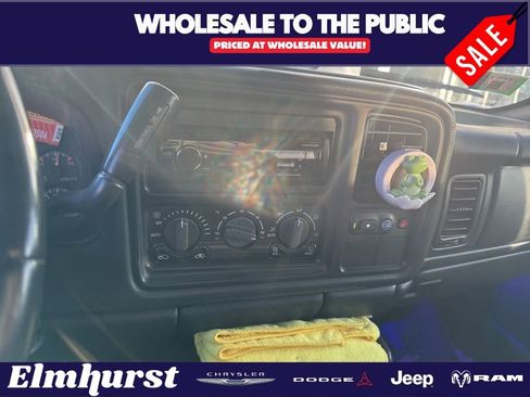 Used 2002 Chevrolet Avalanche 2WD image 3